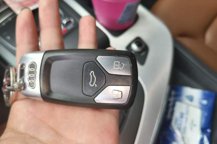 Used Audi Q7 2018 45 TFSI Technology Edition Vehicle Key