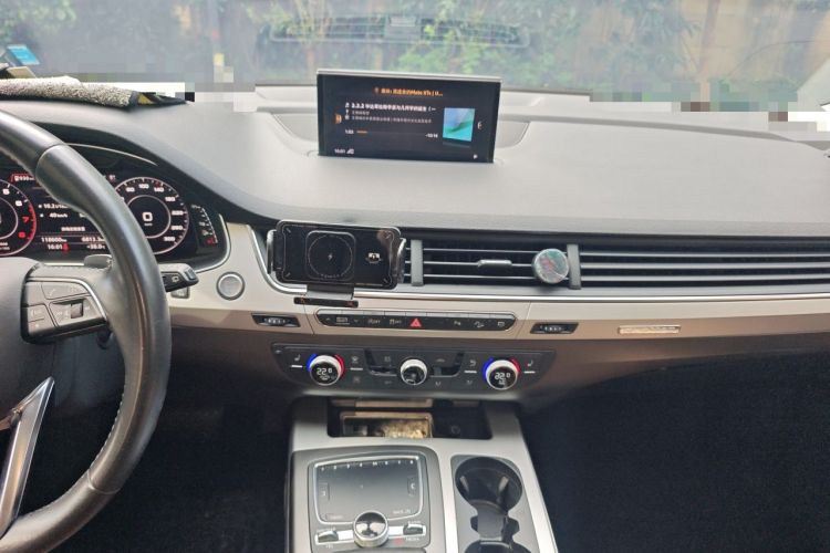 Used Audi Q7 2018 45 TFSI Technology Edition Audio And AC Panel