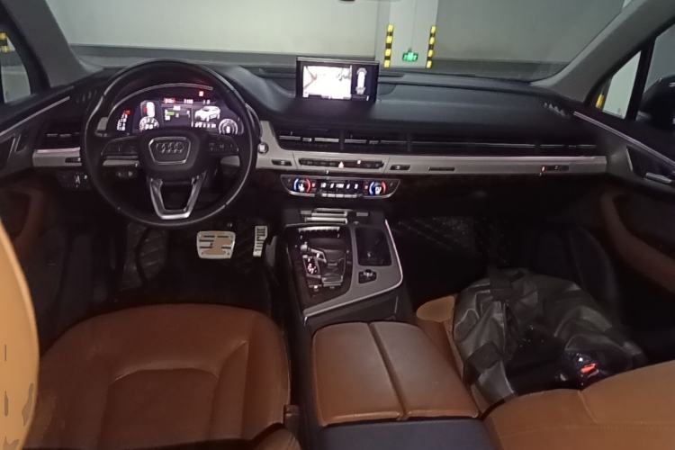 Used Audi Q7 2018 45 TFSI S line Sport Edition Center Console