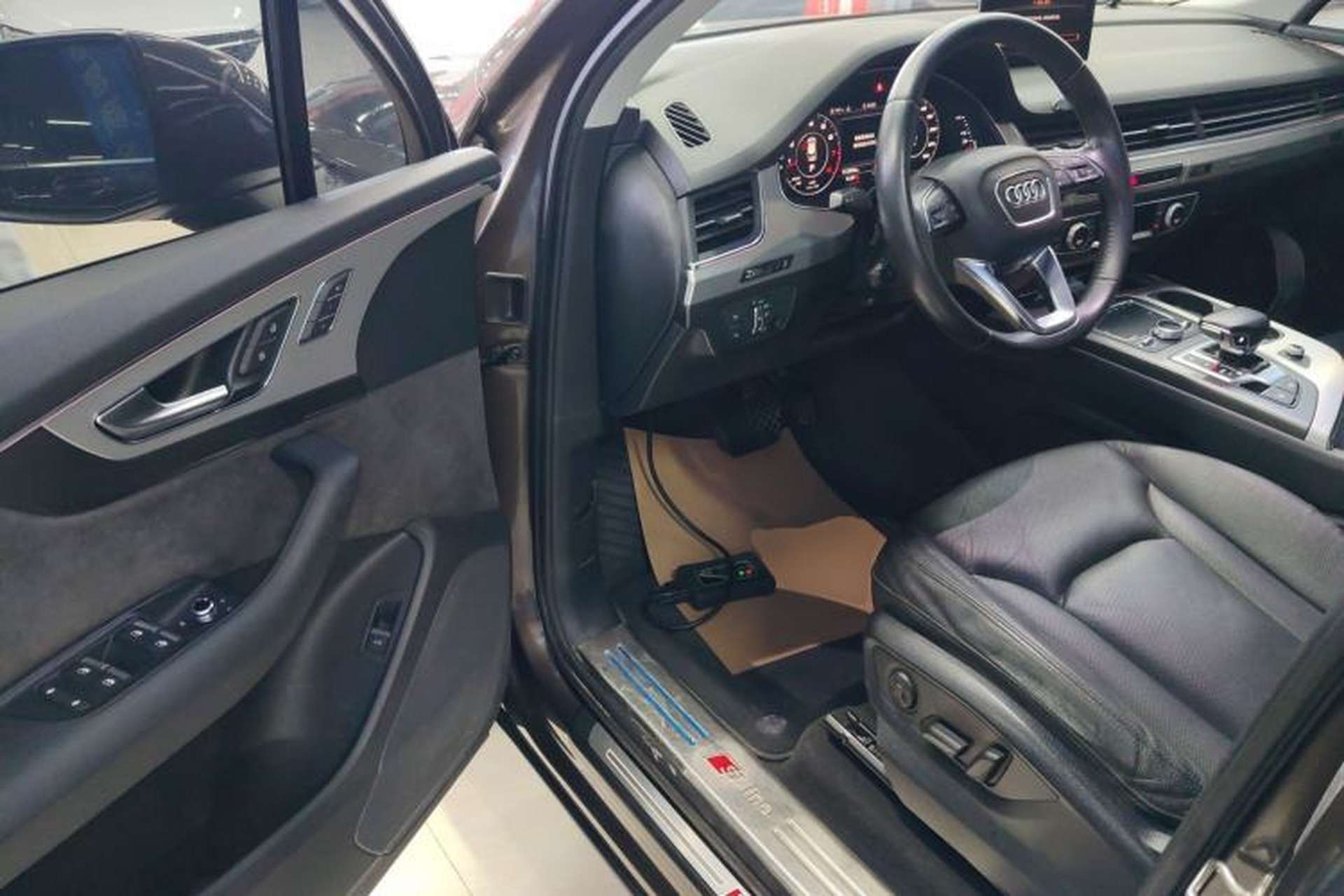 Used Audi Q7 2018 40 TFSI Comfort Model Driver Seat