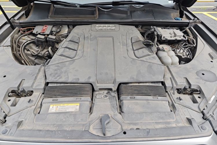 Used Audi Q7 2018 45 TFSI Technology Edition Engine Bay