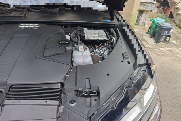 Used Audi Q7 2018 45 TFSI Technology Edition Engine Bay Left