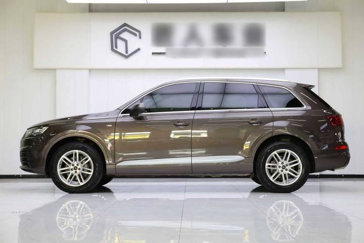 Used Audi Q7 2018 40 TFSI Comfort Model Exterior 3