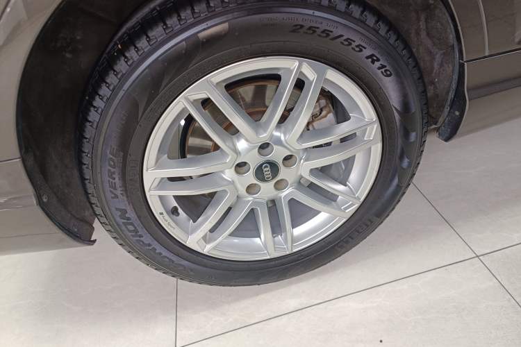 Used Audi Q7 2018 40 TFSI Comfort Model Exterior 4