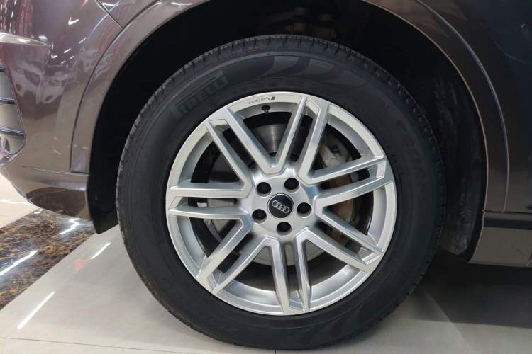 Used Audi Q7 2018 40 TFSI Comfort Model Exterior 4