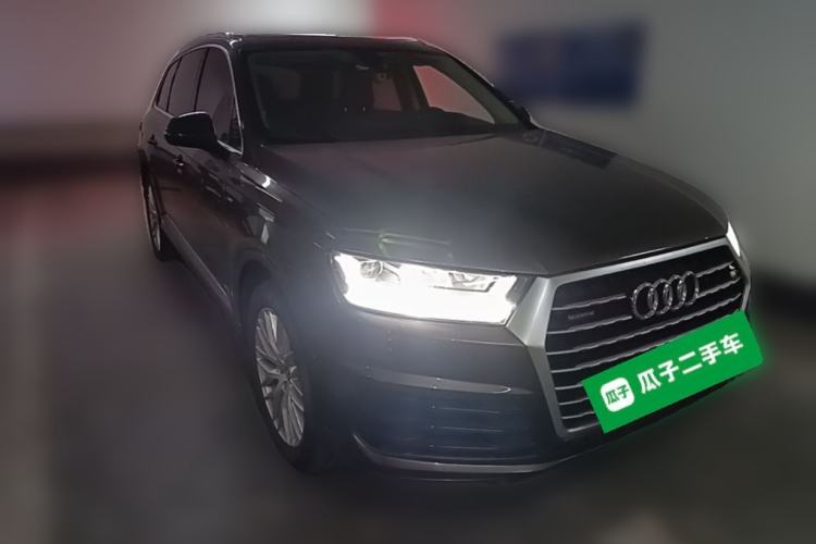 Used Audi Q7 2018 45 TFSI S line Sport Edition Front Right 45 Deg