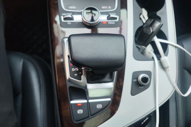 Used Audi Q7 2018 45 TFSI S line Sport Edition Gear Lever