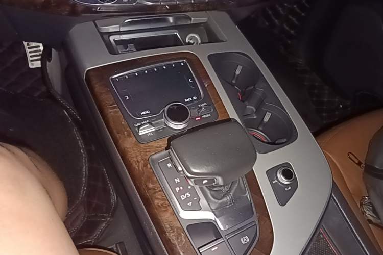 Used Audi Q7 2018 45 TFSI S line Sport Edition Gear Lever