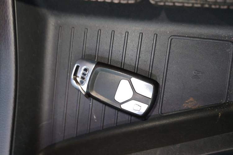 Used Audi Q7 2018 40 TFSI Comfort Model Interior 1