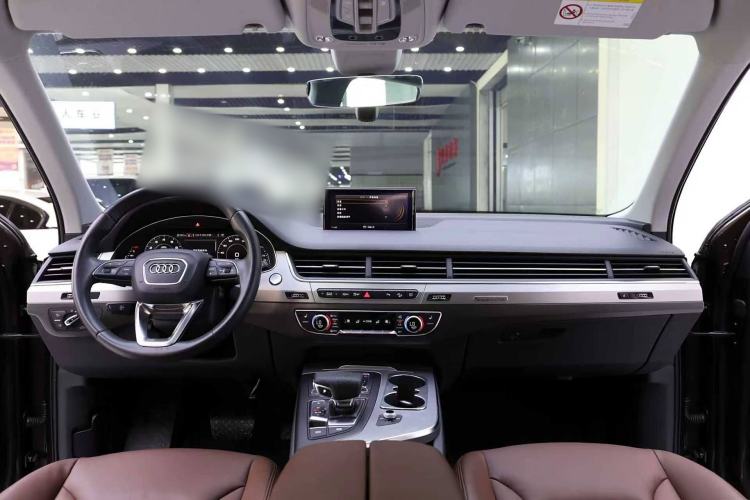 Used Audi Q7 2018 40 TFSI Comfort Model Interior 2