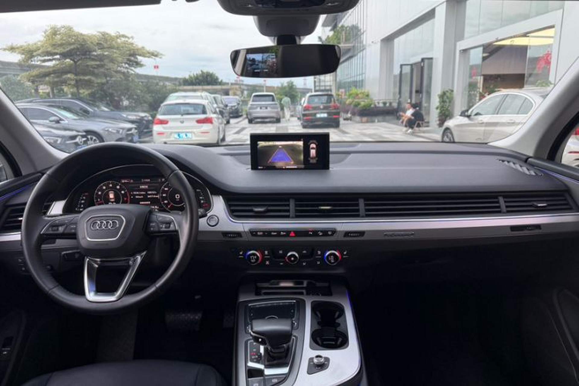 Used Audi Q7 2018 45 TFSI Technology Edition Interior 4