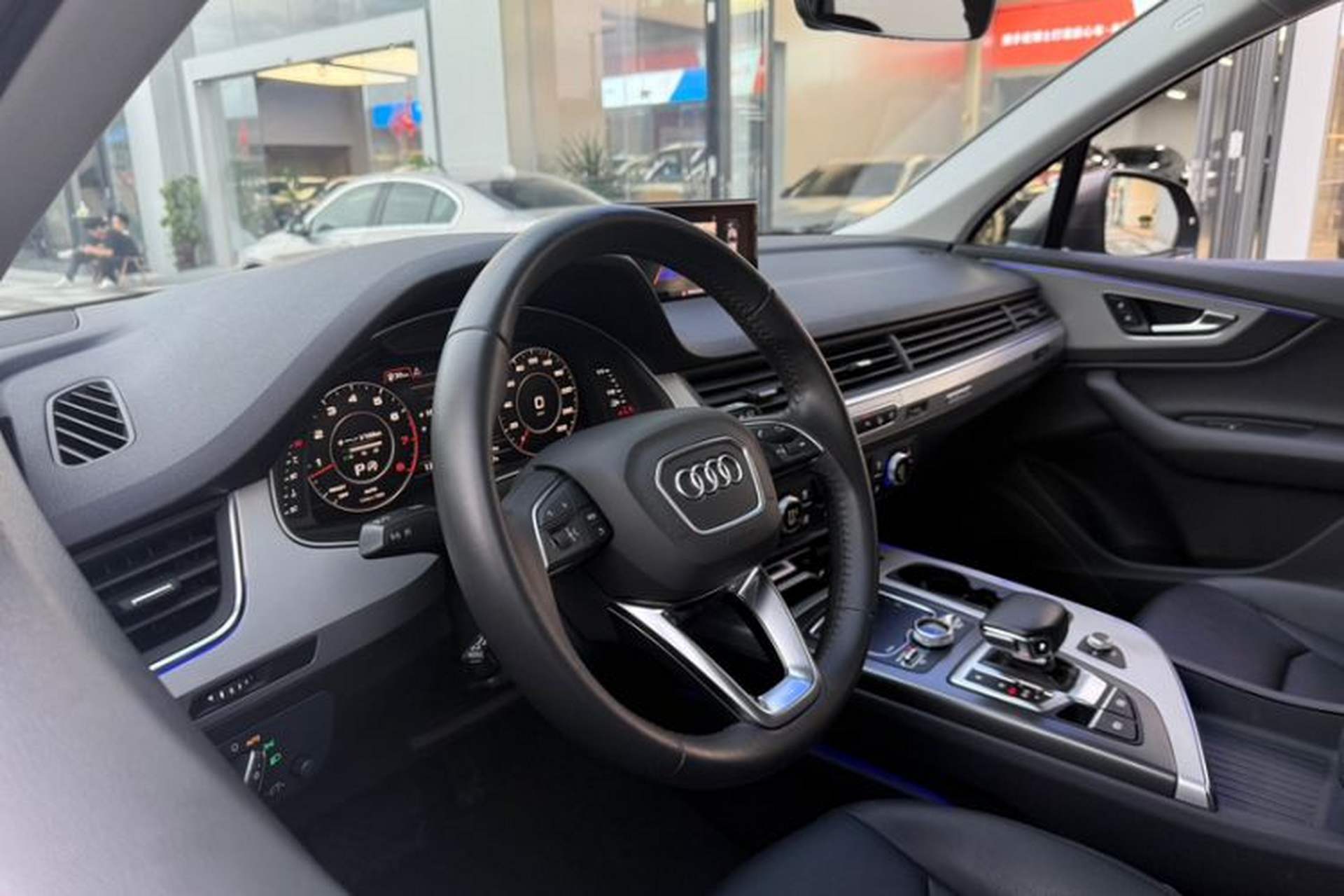Used Audi Q7 2018 45 TFSI Technology Edition Interior 6