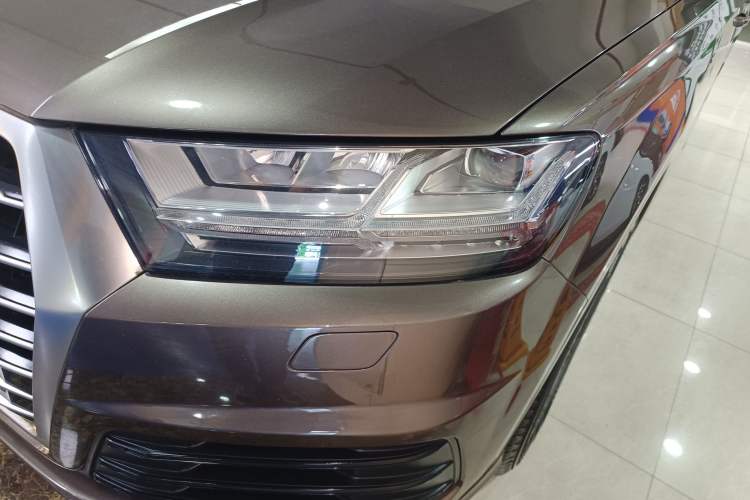 Used Audi Q7 2018 40 TFSI Comfort Model Left Front Headlight
