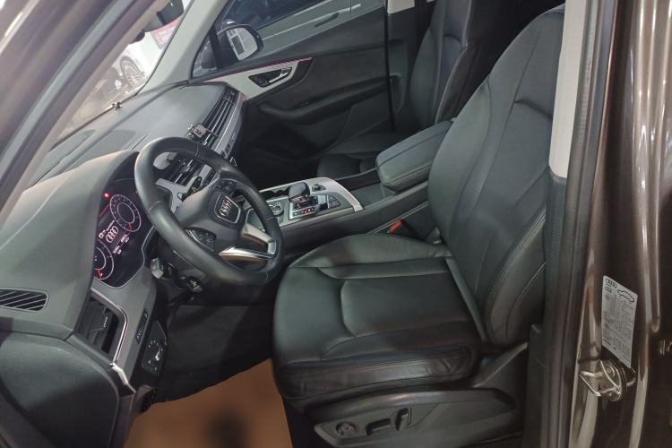 Used Audi Q7 2018 40 TFSI Comfort Model Left Front Seat