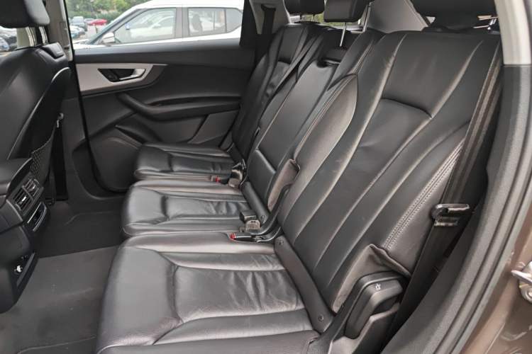 Used Audi Q7 2018 45 TFSI Technology Edition Left Rear Seat