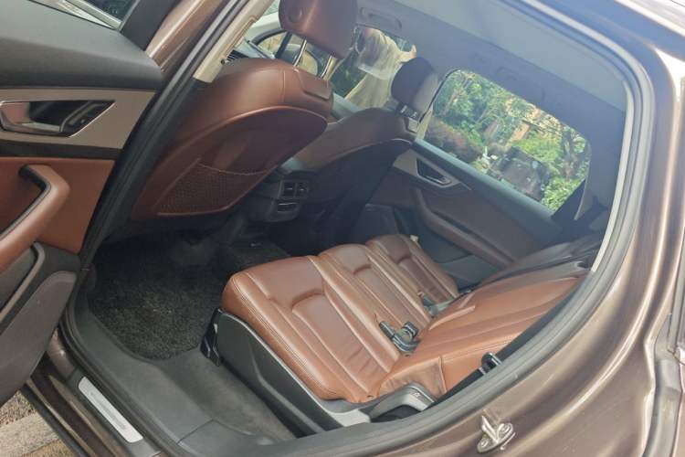 Used Audi Q7 2018 45 TFSI Technology Edition Left Rear Seat