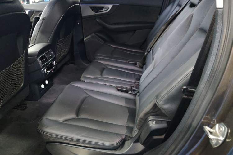 Used Audi Q7 2018 40 TFSI Comfort Model Left Rear Seat