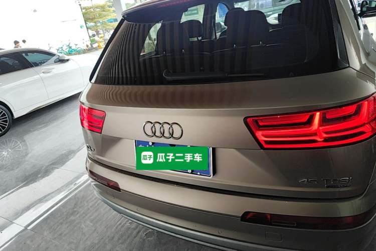 Used Audi Q7 2018 40 TFSI Comfort Model Rear