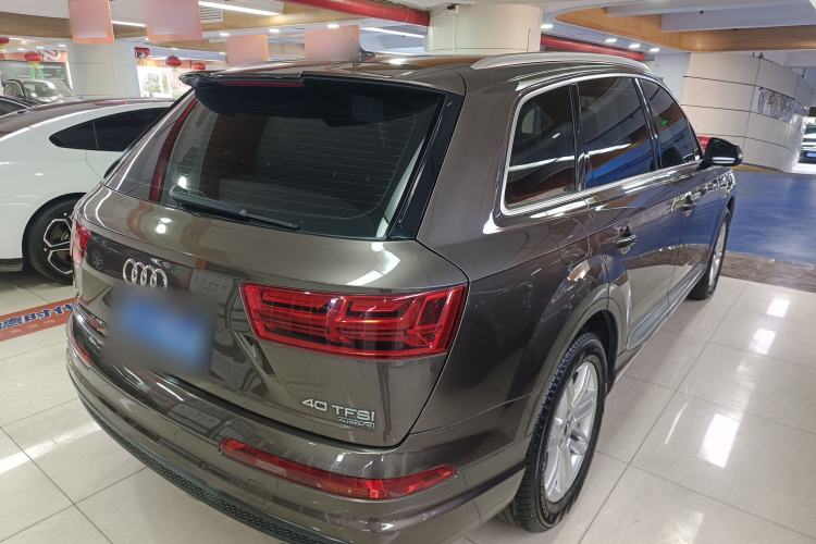 Used Audi Q7 2018 40 TFSI Comfort Model Rear Right 45 Deg