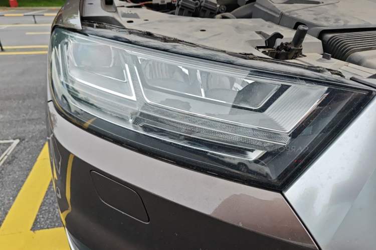 Used Audi Q7 2018 45 TFSI Technology Edition Right Front Headlight