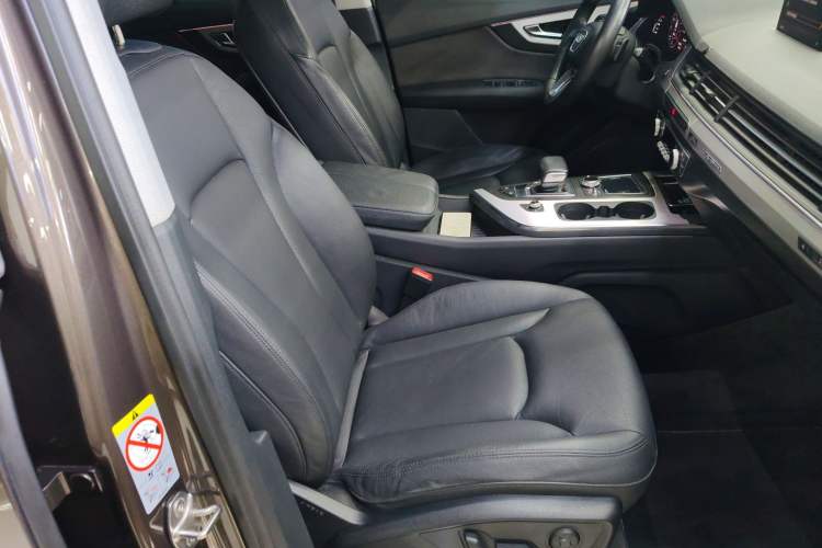 Used Audi Q7 2018 40 TFSI Comfort Model Right Front Seat