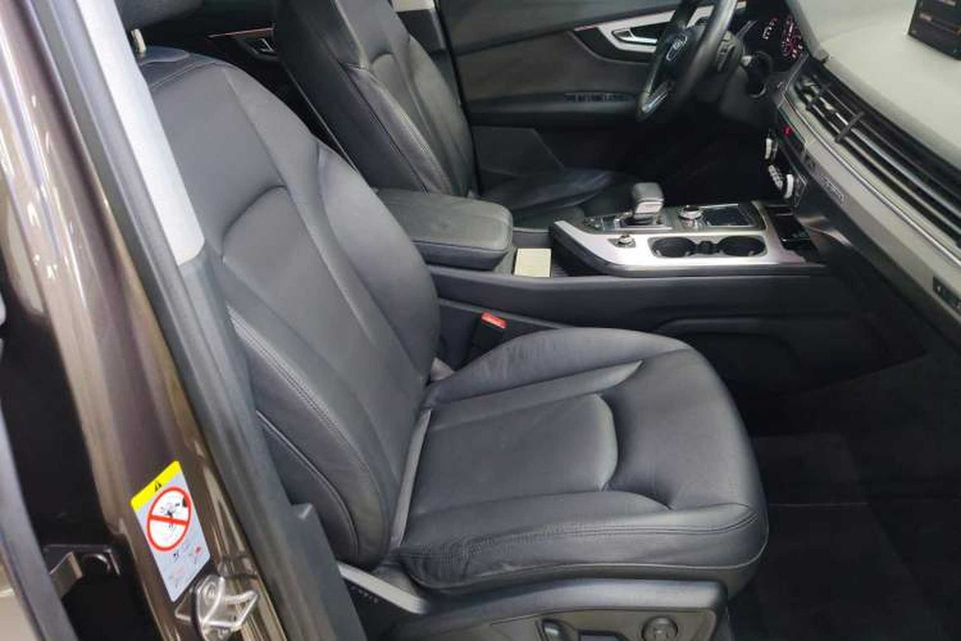 Used Audi Q7 2018 40 TFSI Comfort Model Right Front Seat