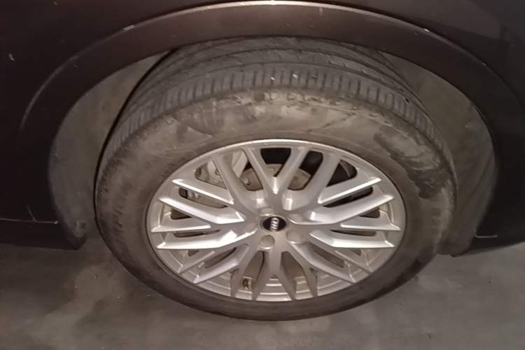 Used Audi Q7 2018 45 TFSI S line Sport Edition Right Front Wheel Hub