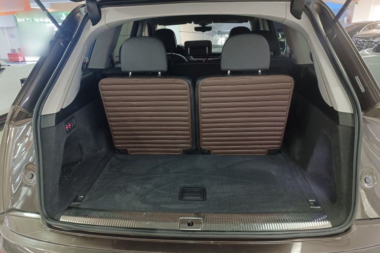 Used Audi Q7 2018 40 TFSI Comfort Model Trunk