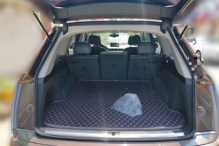 Used Audi Q7 2018 40 TFSI Comfort Model Trunk