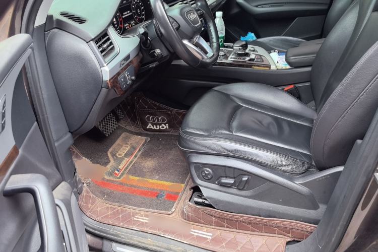 Used Audi Q7 2018 45 TFSI Technology Edition Driver Seat