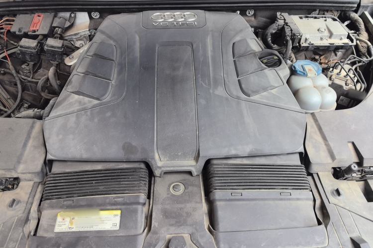 Used Audi Q7 2018 45 TFSI Technology Edition Engine Bay