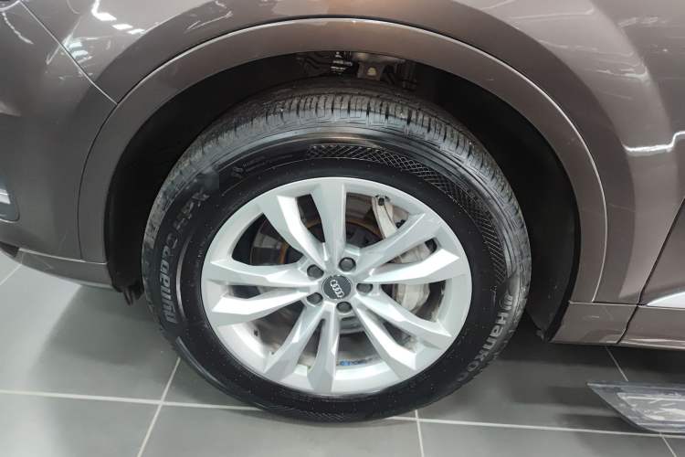 Used Audi Q7 2018 45 TFSI Technology Edition Exterior 4