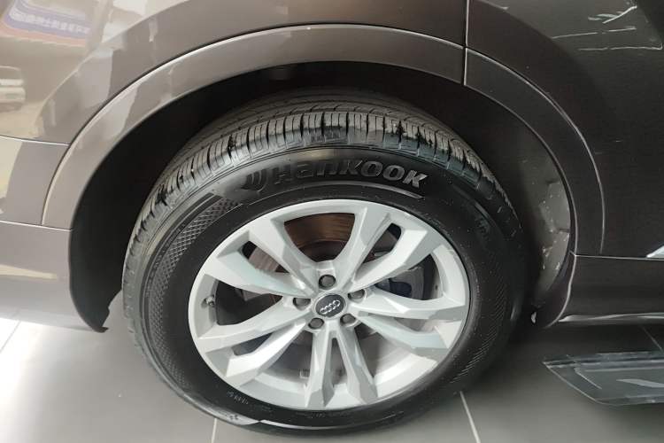 Used Audi Q7 2018 45 TFSI Technology Edition Exterior 5