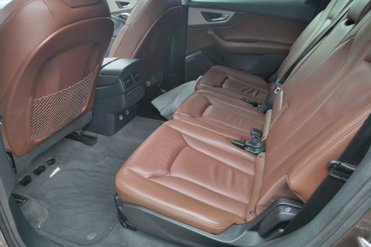 Used Audi Q7 2018 45 TFSI Technology Edition Left Rear Seat