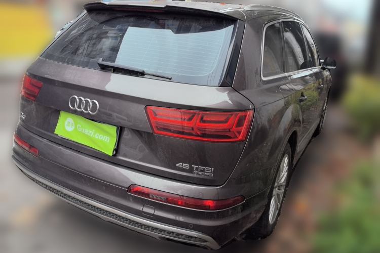 Used Audi Q7 2018 45 TFSI Technology Edition Rear Right 45 Deg