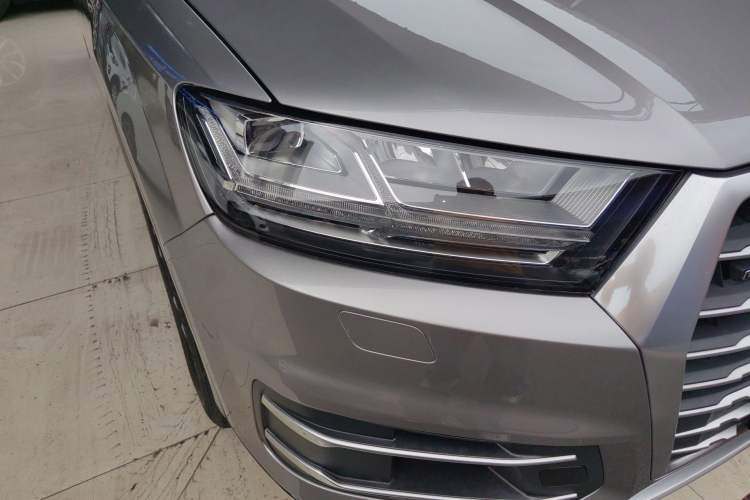 Used Audi Q7 2018 45 TFSI Technology Edition Right Front Headlight