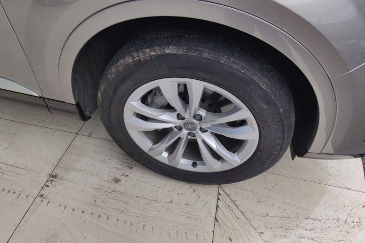 Used Audi Q7 2018 45 TFSI Technology Edition Right Front Wheel Hub