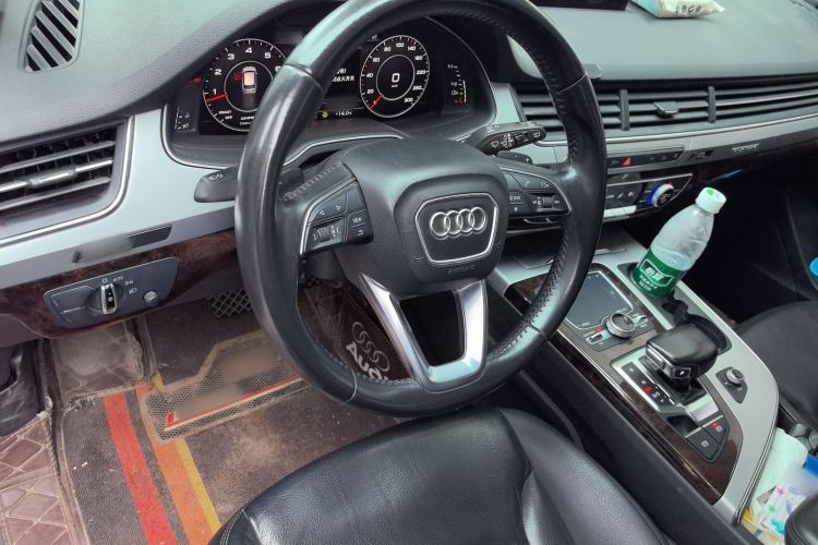 Used Audi Q7 2018 45 TFSI Technology Edition Steering Wheel
