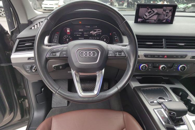 Used Audi Q7 2018 45 TFSI Technology Edition Steering Wheel