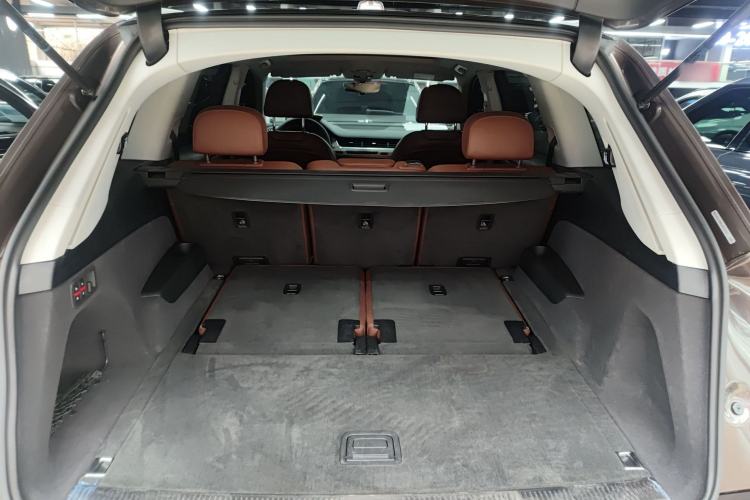 Used Audi Q7 2018 45 TFSI Technology Edition Trunk