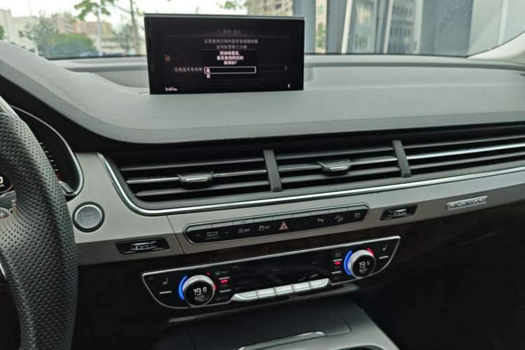 Used Audi Q7 2018 45 TFSI S line Sport Edition Audio And AC Panel