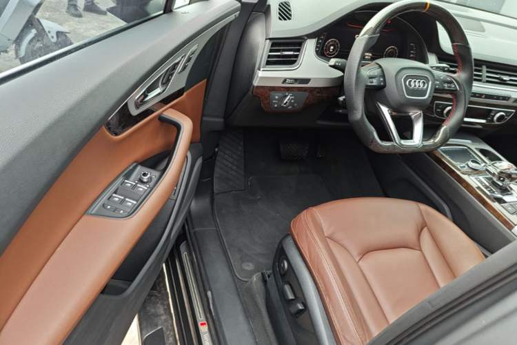 Used Audi Q7 2018 45 TFSI S line Sport Edition Driver Seat