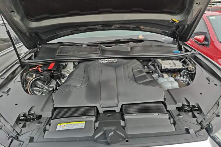 Used Audi Q7 2018 45 TFSI S line Sport Edition Engine Bay