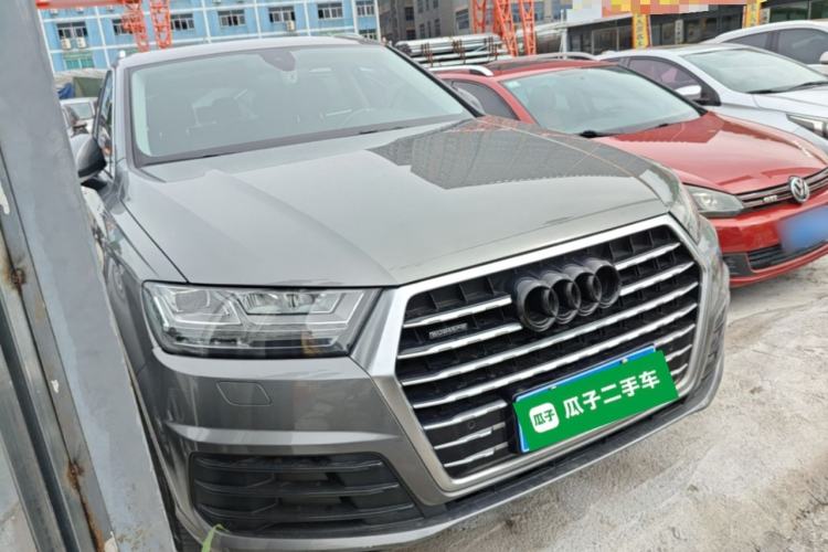 Used Audi Q7 2018 45 TFSI S line Sport Edition Front Right 45 Deg