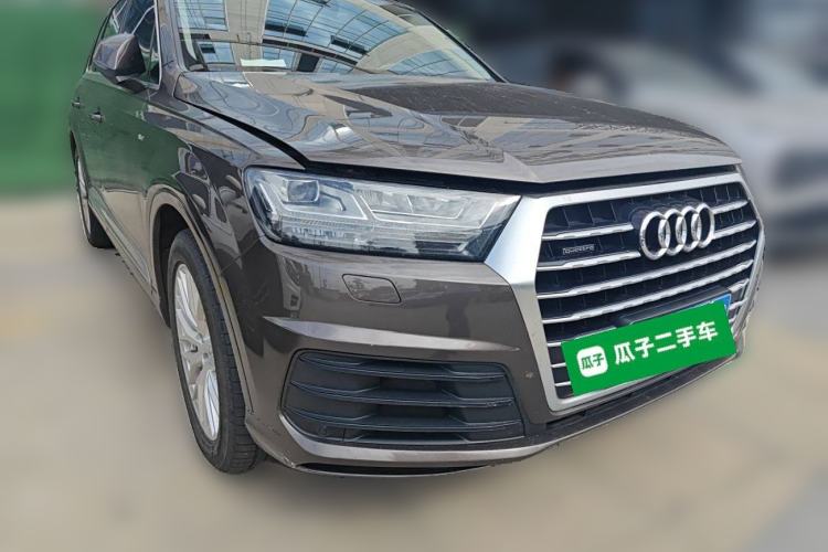 Used Audi Q7 2018 45 TFSI S line Sport Edition Front Right 45 Deg