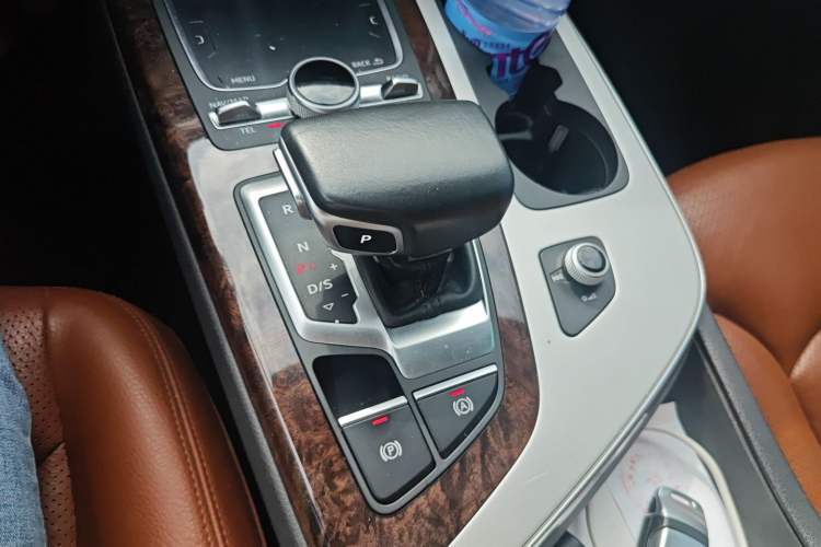Used Audi Q7 2018 45 TFSI S line Sport Edition Gear Lever
