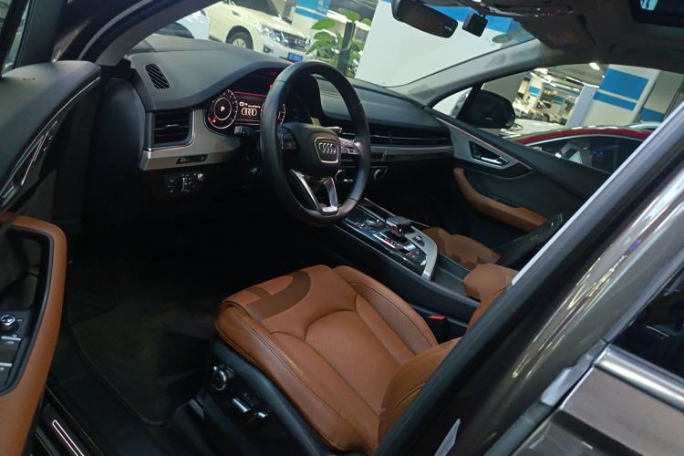 Used Audi Q7 2018 45 TFSI Prestige Edition Left Front Seat