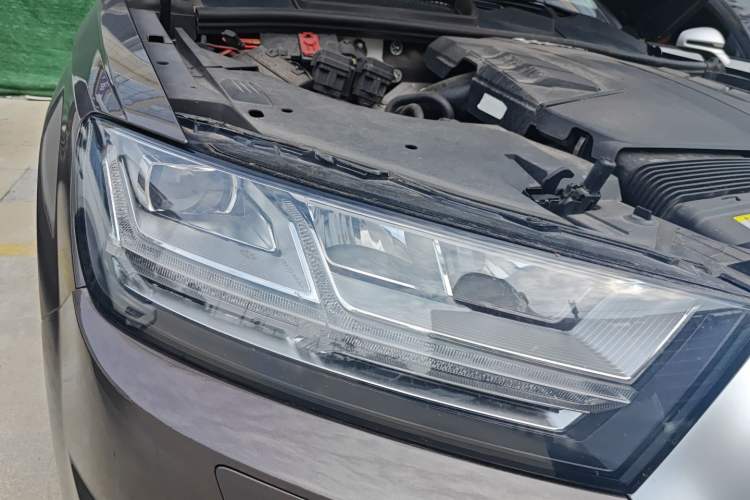 Used Audi Q7 2018 45 TFSI S line Sport Edition Right Front Headlight