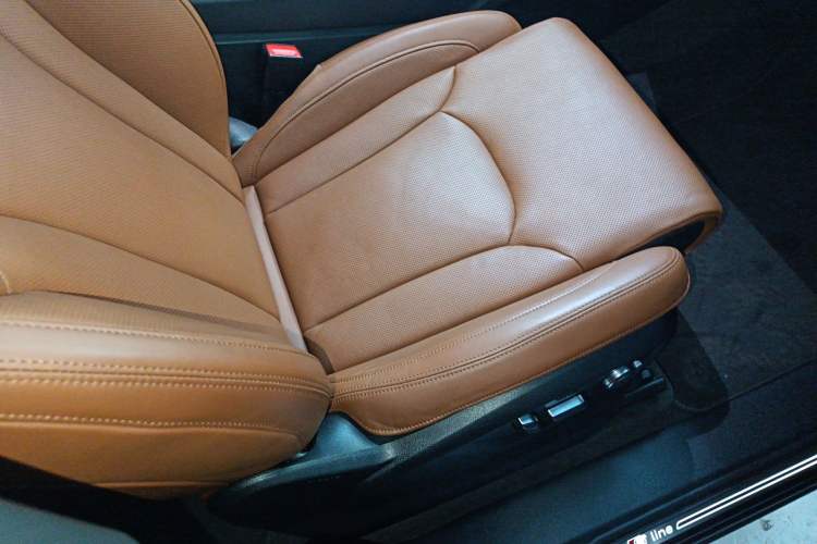 Used Audi Q7 2018 45 TFSI Prestige Edition Right Front Seat