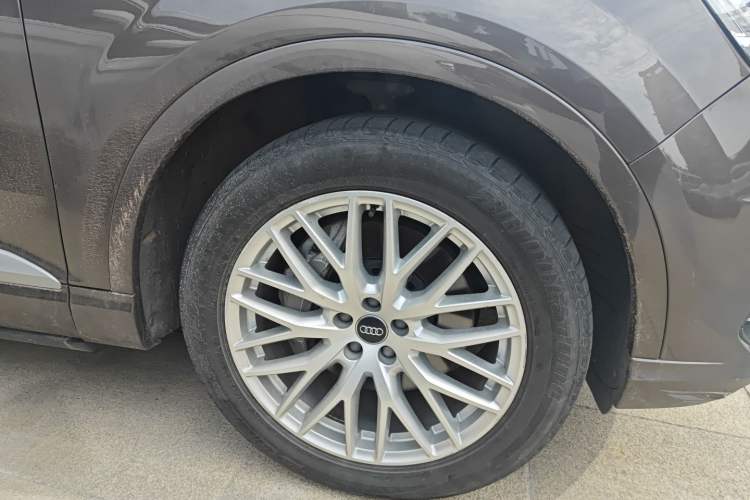 Used Audi Q7 2018 45 TFSI S line Sport Edition Right Front Wheel Hub